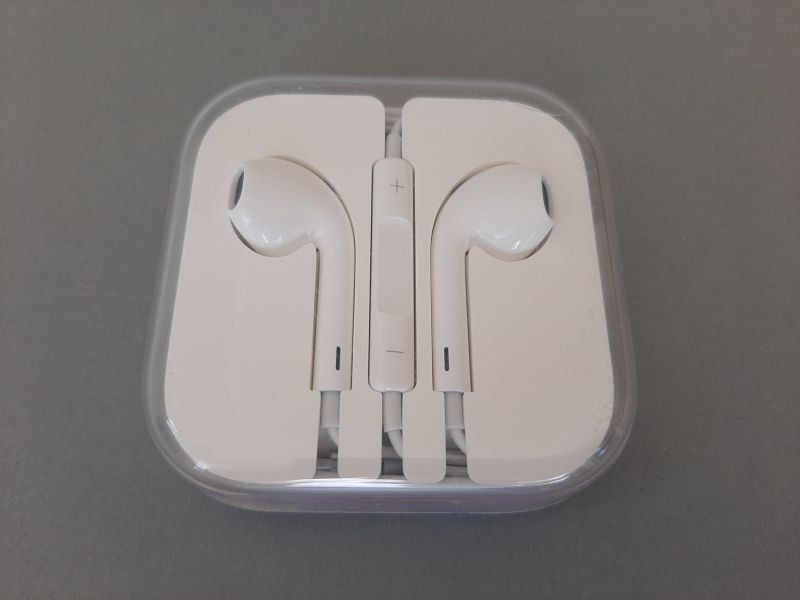 Apple Casques audio: Kopfhörer iPhone – Neuf avec emballage d'origine à Oberengstringen par fru_9b92