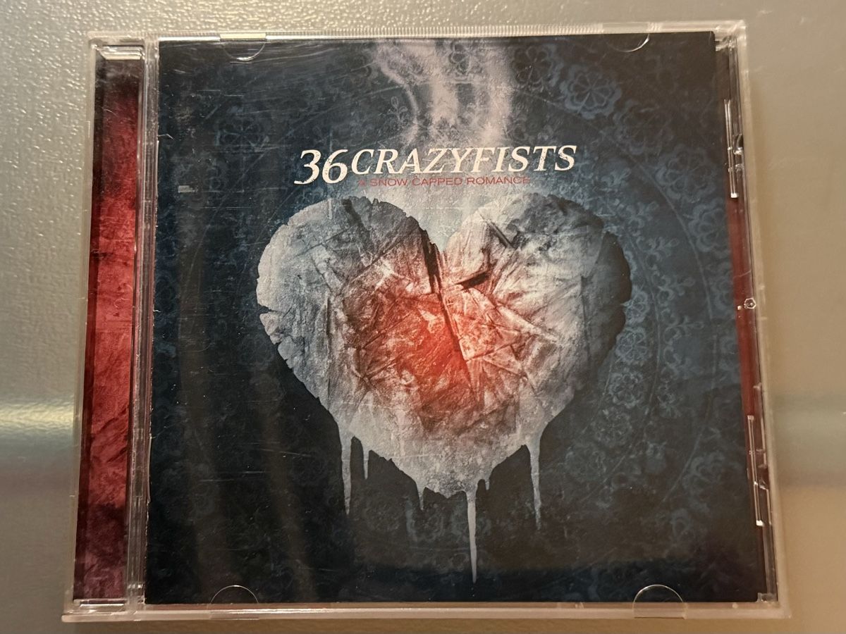 CDs: 36 Crazyfists - A Snow Capped Romance CD – Gebraucht aus Oberried Brienz von Chyara