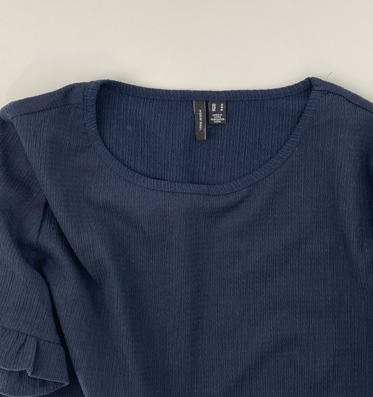 Vero Moda T-shirt: Shirt mit Rüschenärmeln Gr. M Vero Moda – Usato da Auenstein venduto da moin. 4