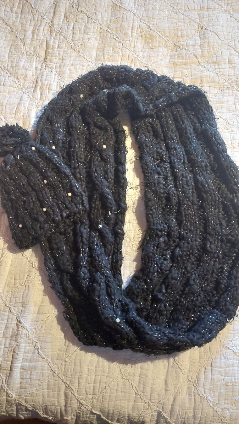 Foulard & Sciarpe: Echarpe et bonnet assorti – Usato da Marsens venduto da fripe-milodon 1