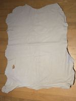 Echtes Lederstück, winterweiss, ideal für Bastelarbeiten! 