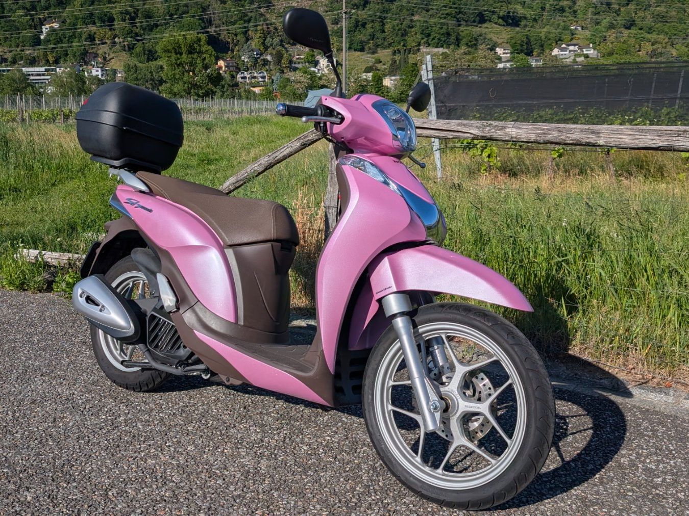 Honda Scooter: Honda SH 125 i Mode pink – Usato da Losone venduto da Manga_79 5