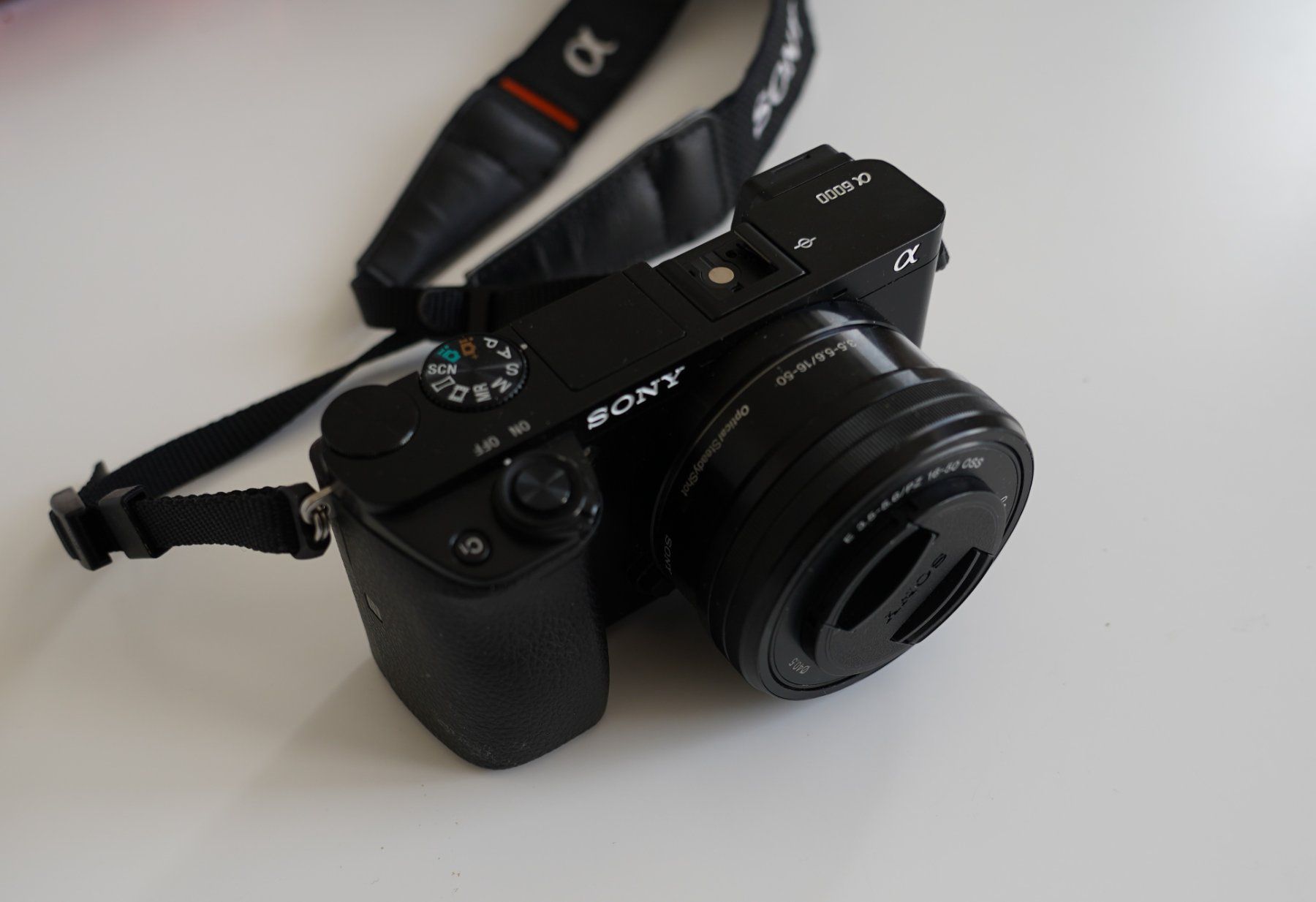 Sony Kamera: Sony  Alpha 6000  mit Objektiv 16 - 50 mm, – Gebraucht aus speicher von Emosan