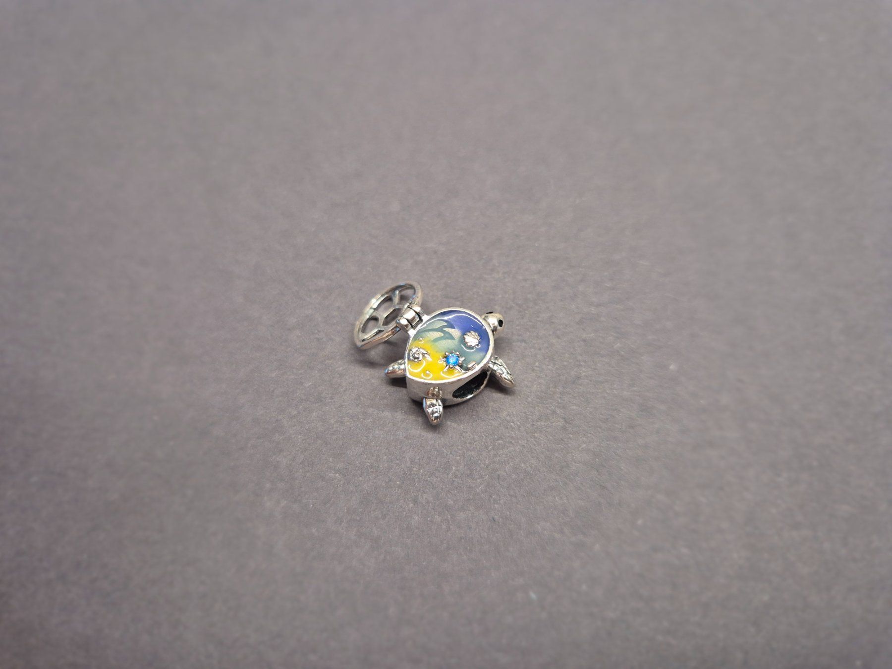 Anhänger: Silber Charm Schildkröte farbig +Garantie – Neu (gemäss Beschreibung) aus Rotkreuz von Carbone_Bijou-Shop 1