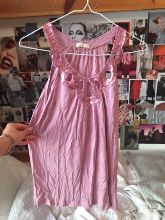 Petit top rose paillettes. Envoi poste +2 chf