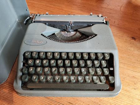 mechanische Schreibmaschine Hermes Baby
