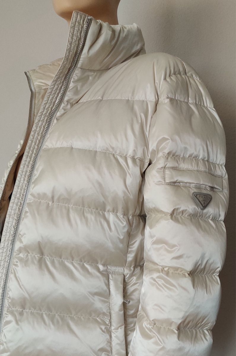 Prada Giacche: PRADA DAUNENJACKE \ M \ ORIGINAL – Usato da Zollikon venduto da ces-chic 3