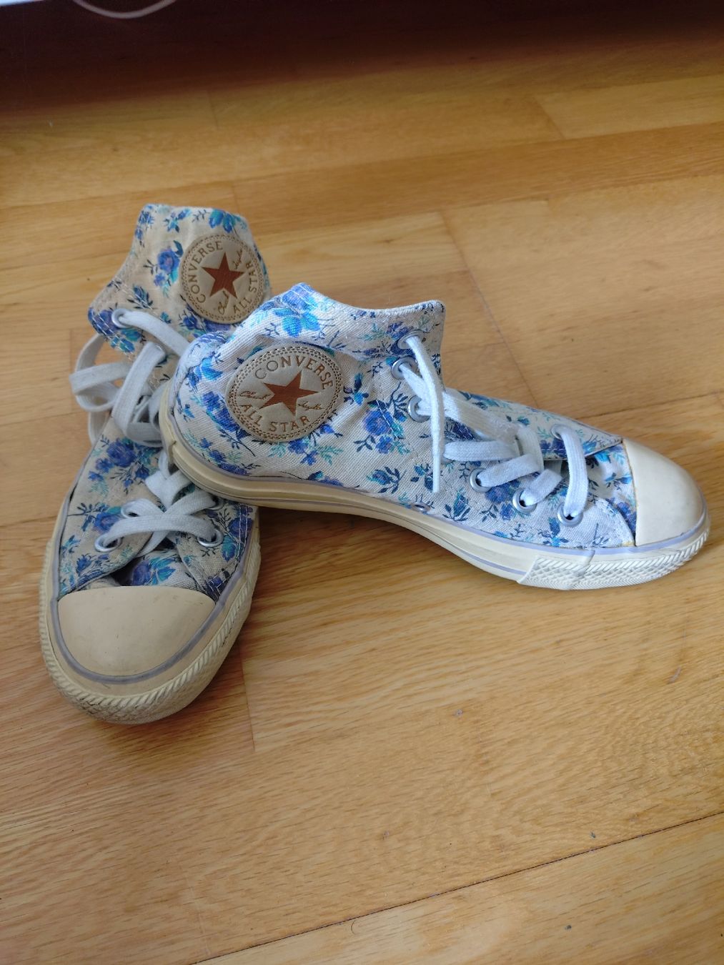 Converse Chaussures femmes: Converse Sneakers – D'occasion à Bern par mariuliis