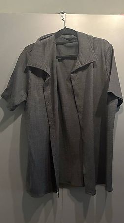 Dunkelgraues Kurzarmhemd  Oversized