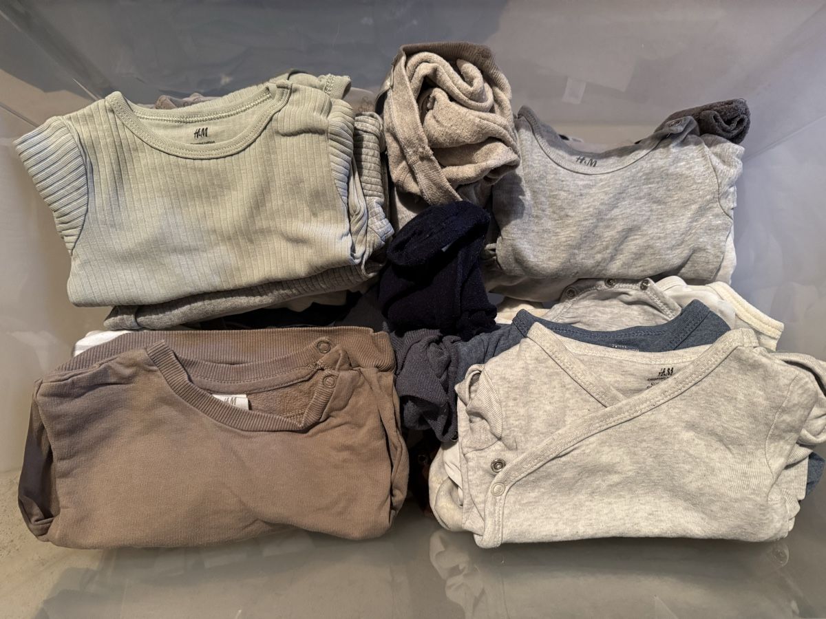 Lotti & Set di vestiti: Babykleider – Usato da Aarberg venduto da KtBrunner 1