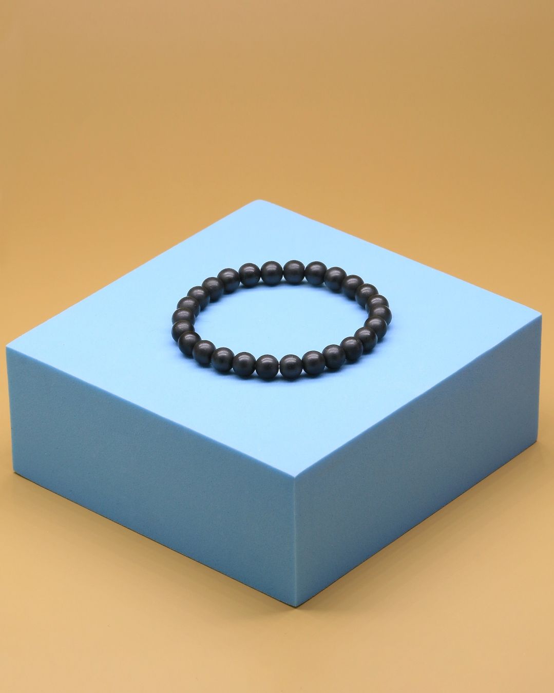 Bracciali & Braccialetti: Elastisches Armband aus schwarzem Turmalin – Nuovo e nell'imballaggio originale da Schindellegi venduto da MoonAmber.schmuck