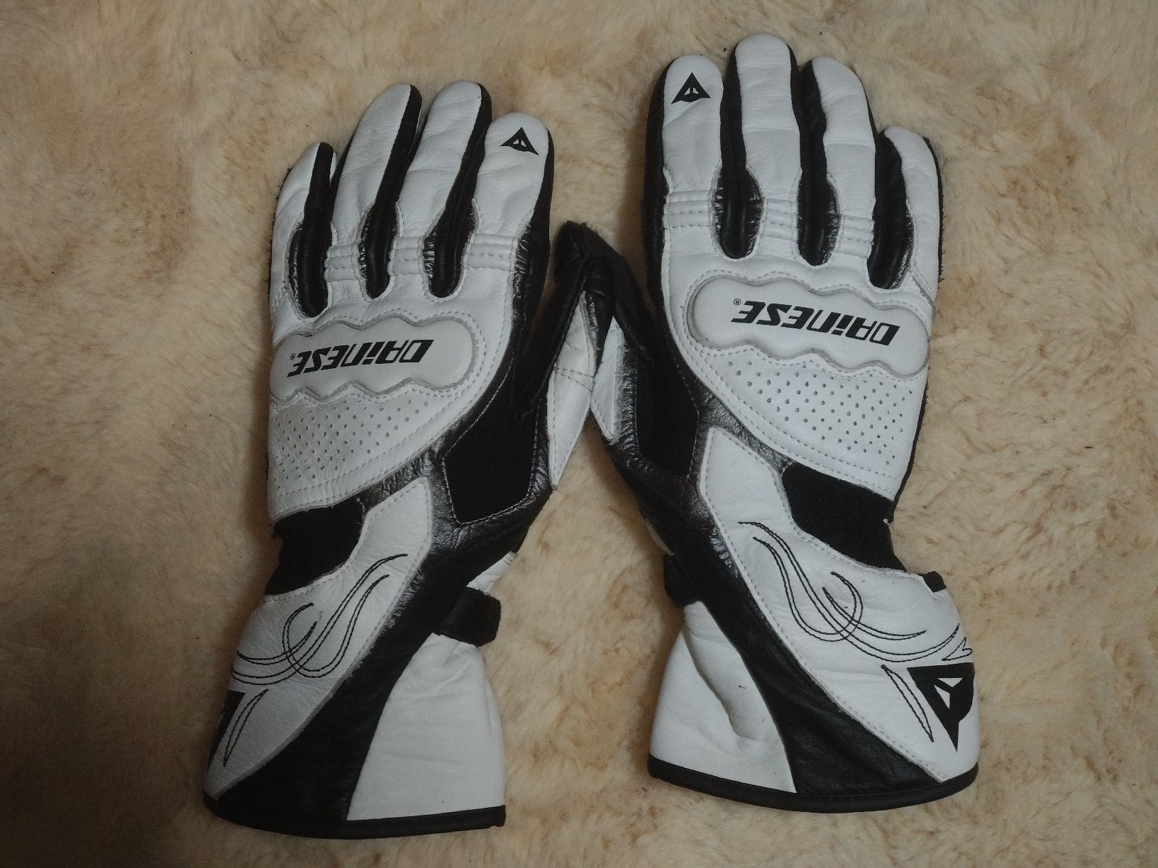 Dainese Handschuhe & Handstulpen: Gants moto Dainese, taille S, TBE – Gebraucht aus Farvagny-le-Grand von LaCaverne