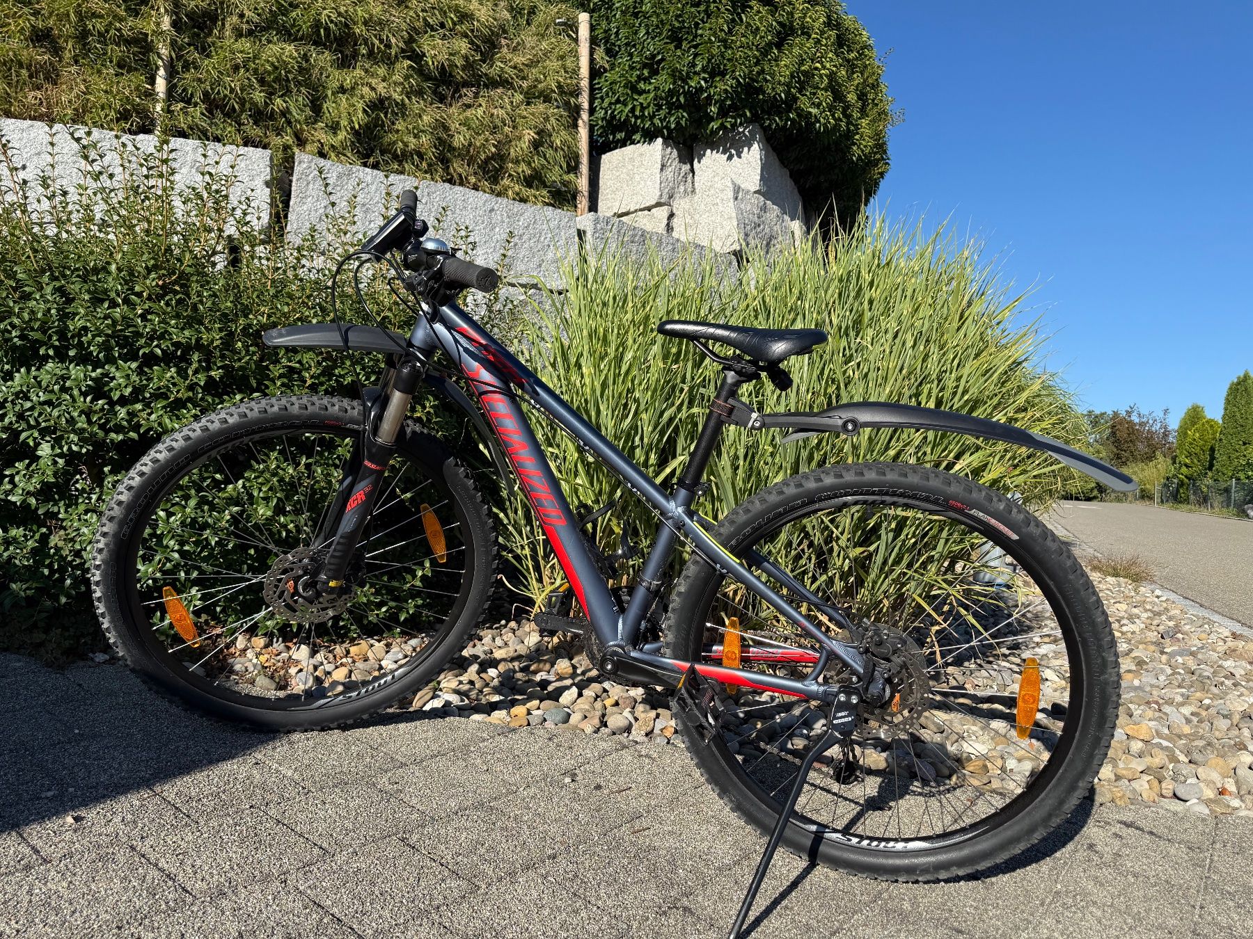 Specialized Biciclette: Mountainbike für Jungs oder Mädchen – Usato da Madetswil venduto da Christine052