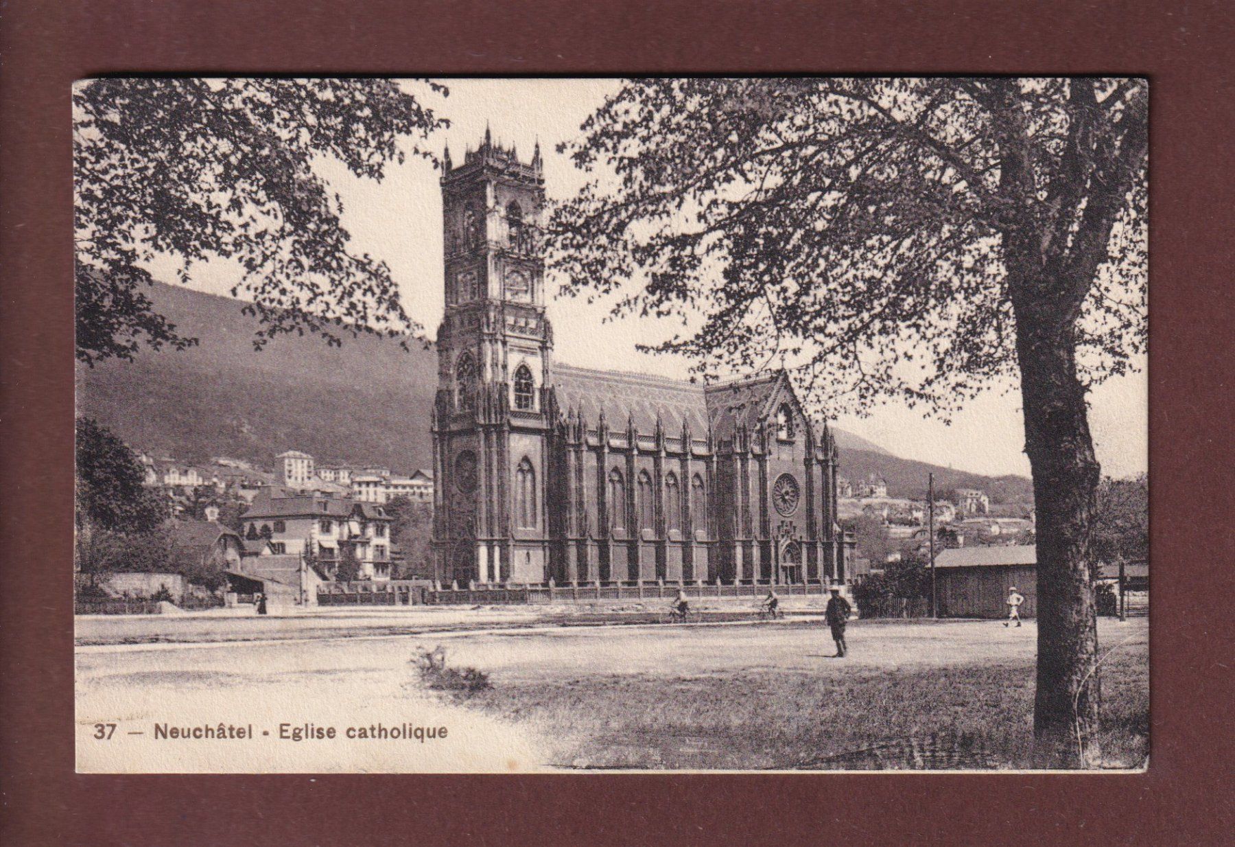 Cartoline postali: NEUCHÂTEL - Eglise catholique - 1913 – Usato da Pully venduto da nicecards