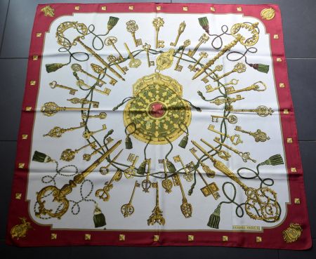 Seidenschal  Hermès foulard en soie