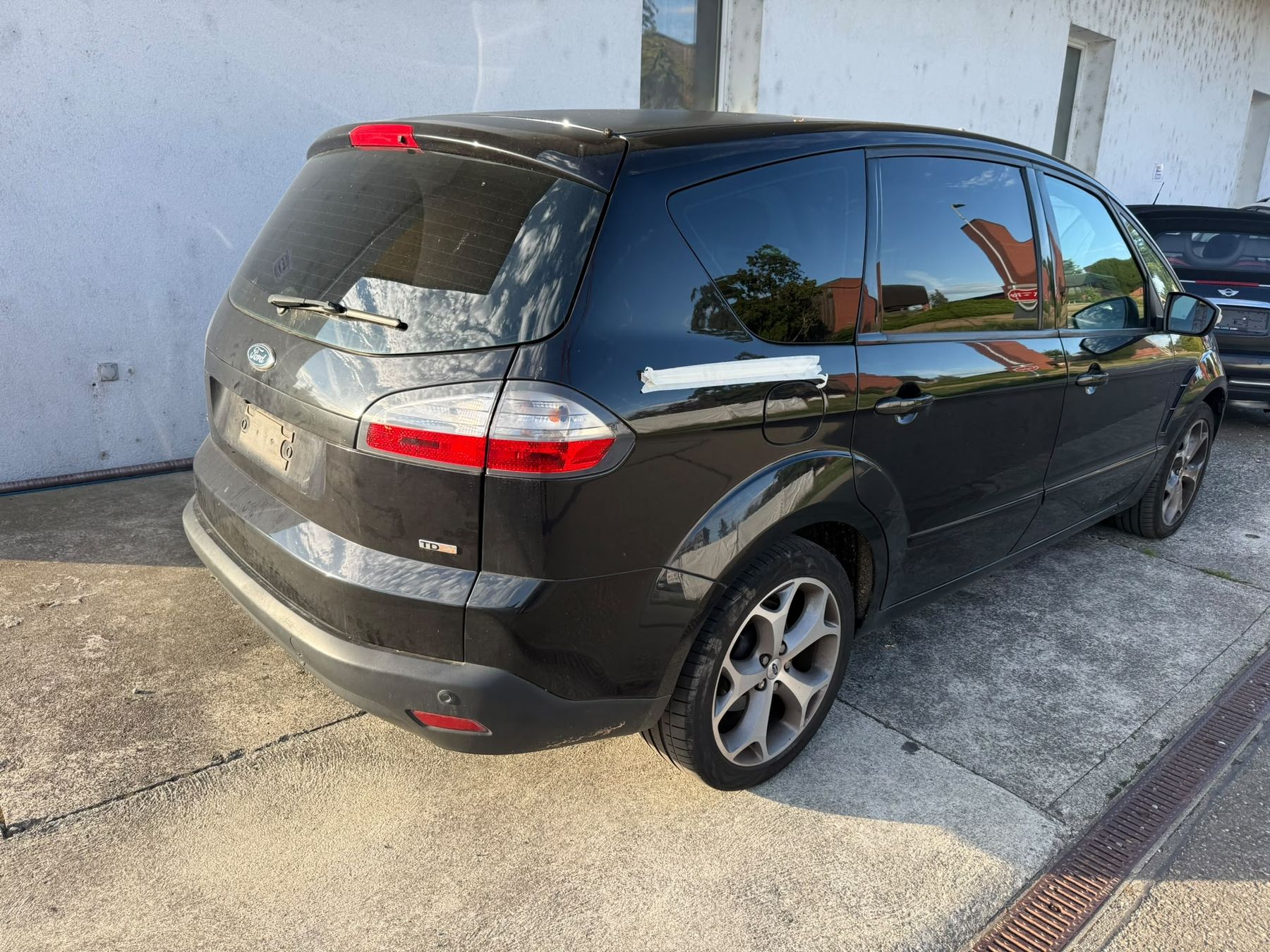 Ford Automobili: Ford S-Max Van zu verkaufen – Usato da Döttingen venduto da la112 5