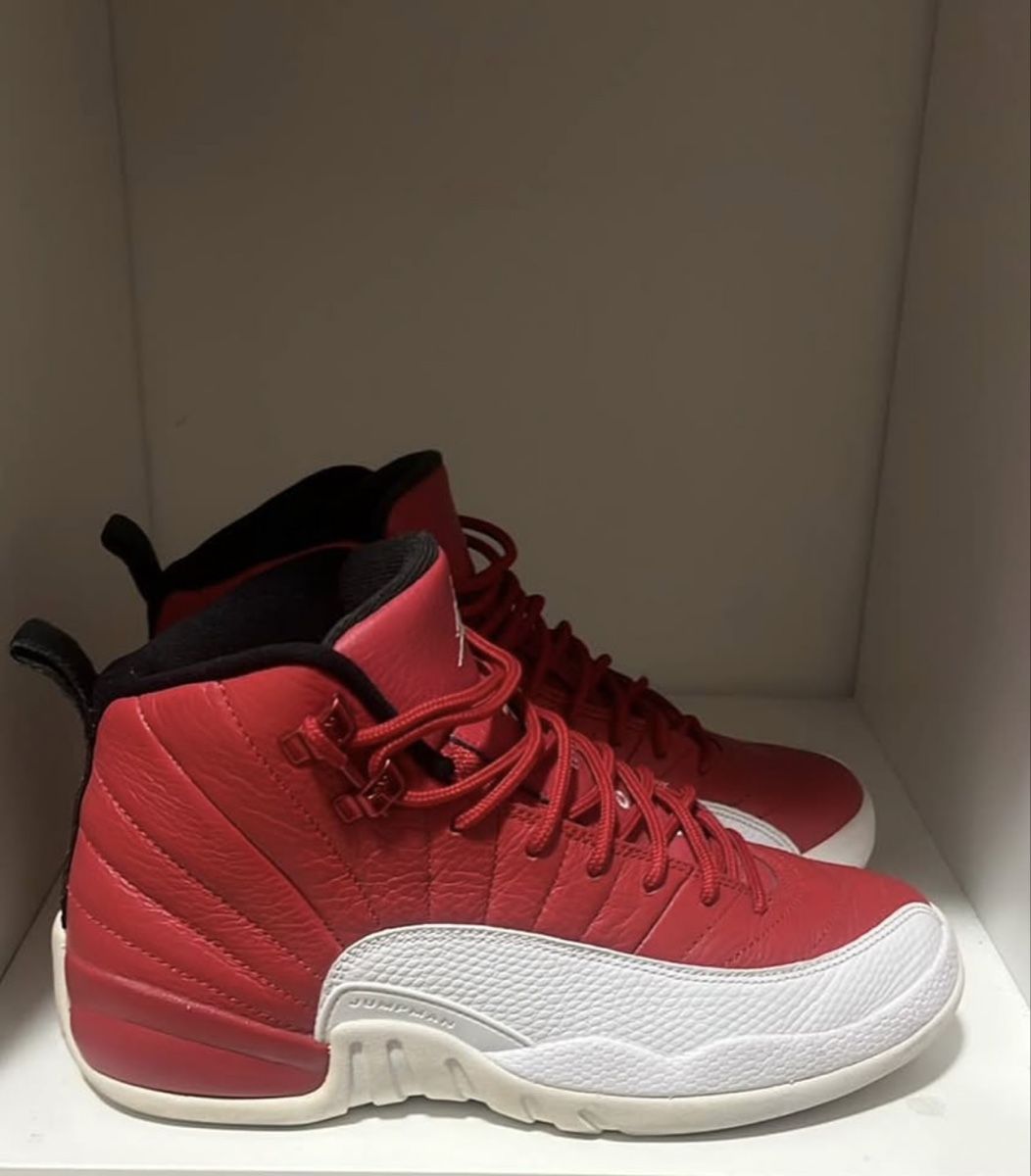 Jordan Chaussures femmes: Jordan 12 Retro Gym Red – D'occasion à Embrach par DmnkGTR