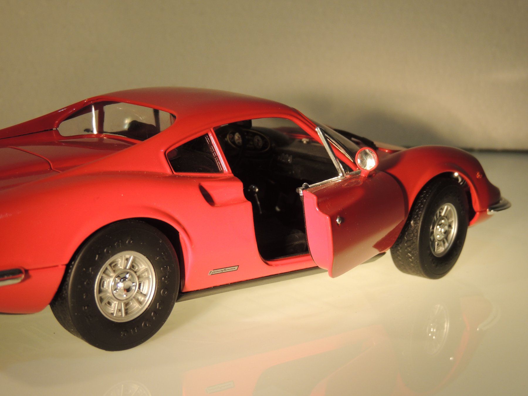 Anson Modellini d'auto: ANSON Ferrari 246 GT Rot 1:18 – Usato da Corminboeuf venduto da corbay 4