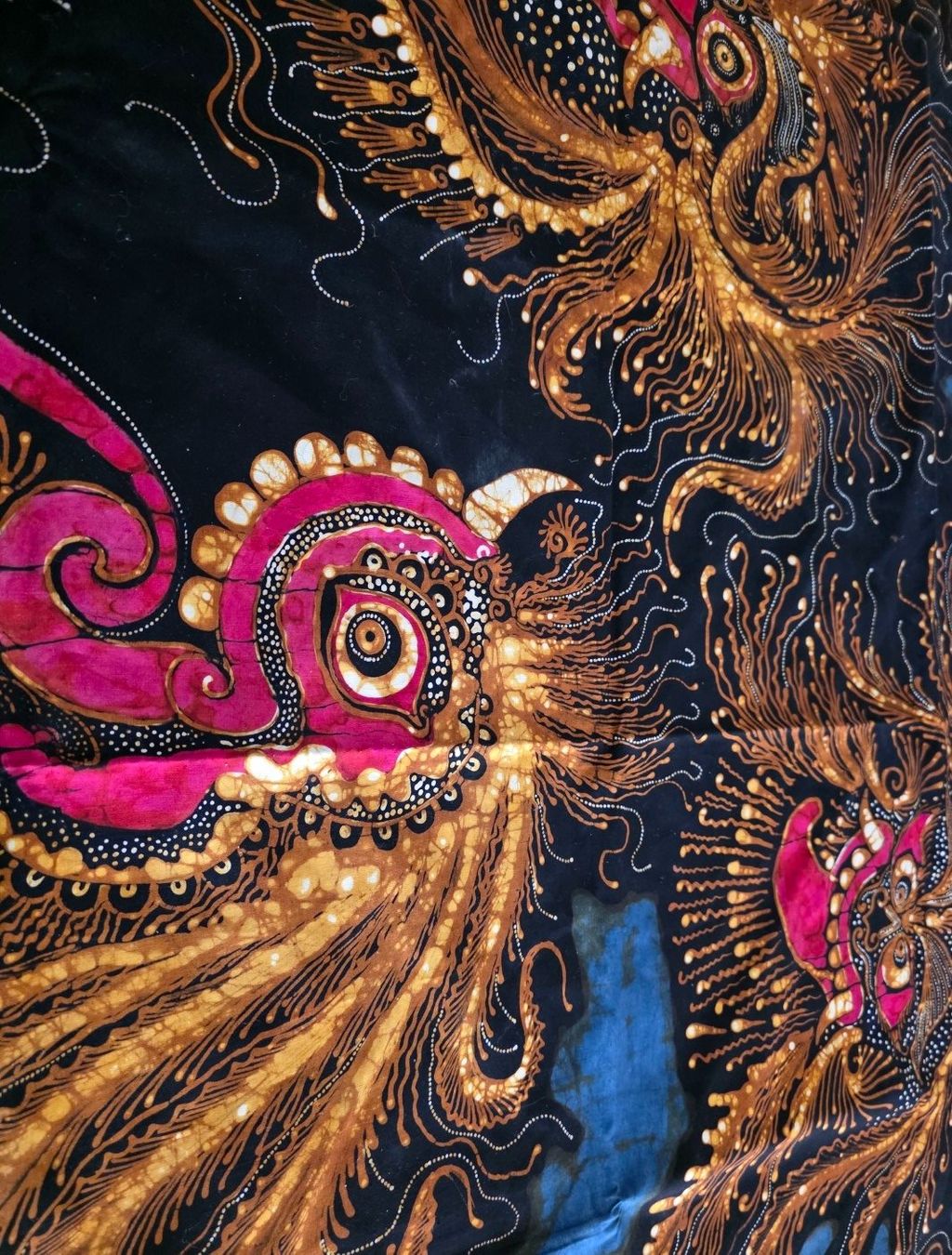 Tessuti: Batik-Wandbild mit mythischen Gesichtern Asiatika – Usato da Flums venduto da Flumsantik 1