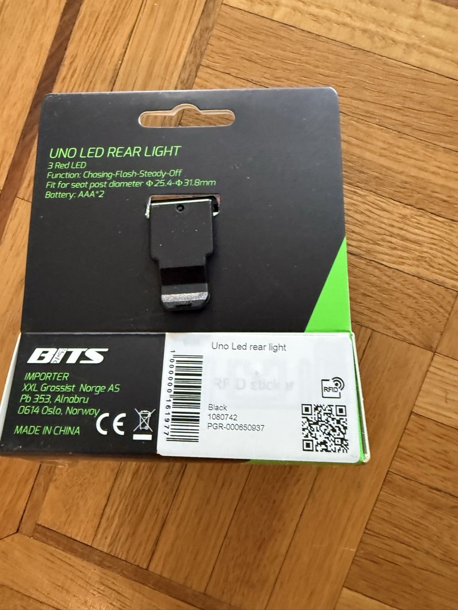 Pièces détachées: NEW Bits rear bicycle light  – Neuf avec emballage d'origine à Genève par hai_2rp8 1