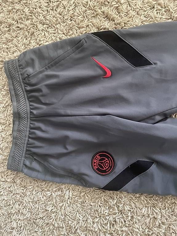 Pantaloni: PSG Nike Trainingshose Gr 152 – Usato da Hedingen venduto da GuterKauf2121 2