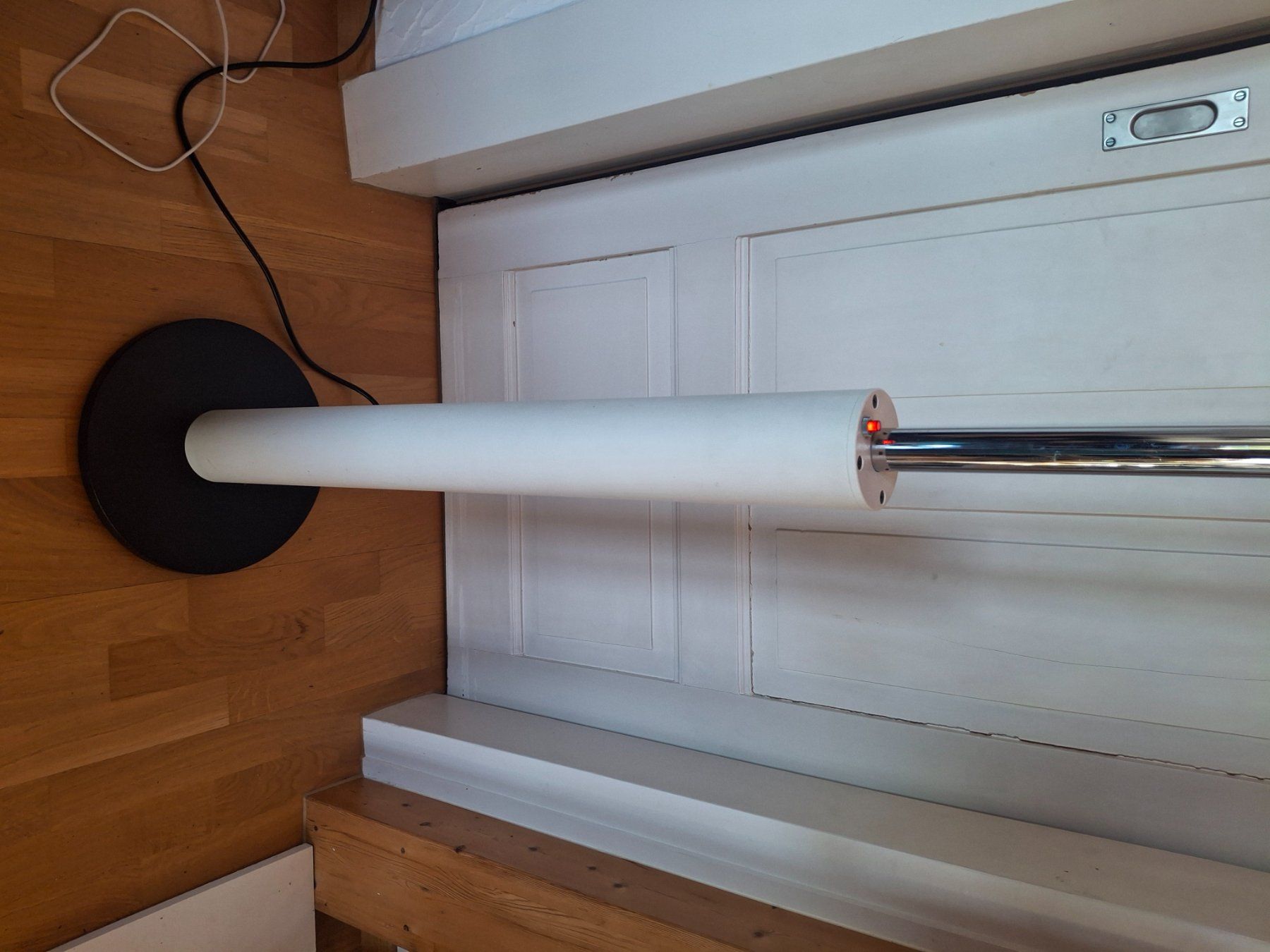 Lampade: Stehlampe weiss Metall verchromt – Usato da Dübendorf venduto da Princess_Nikita