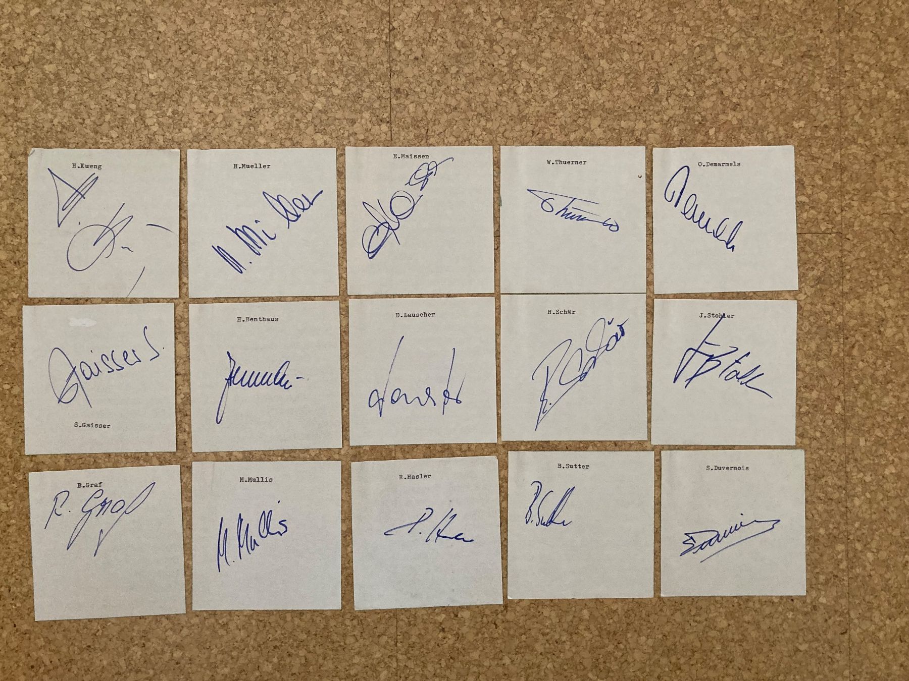 Autografi: Original 15 Autogramme FC Basel Saison 1981_1982 – Usato da Ziefen venduto da Dancer99
