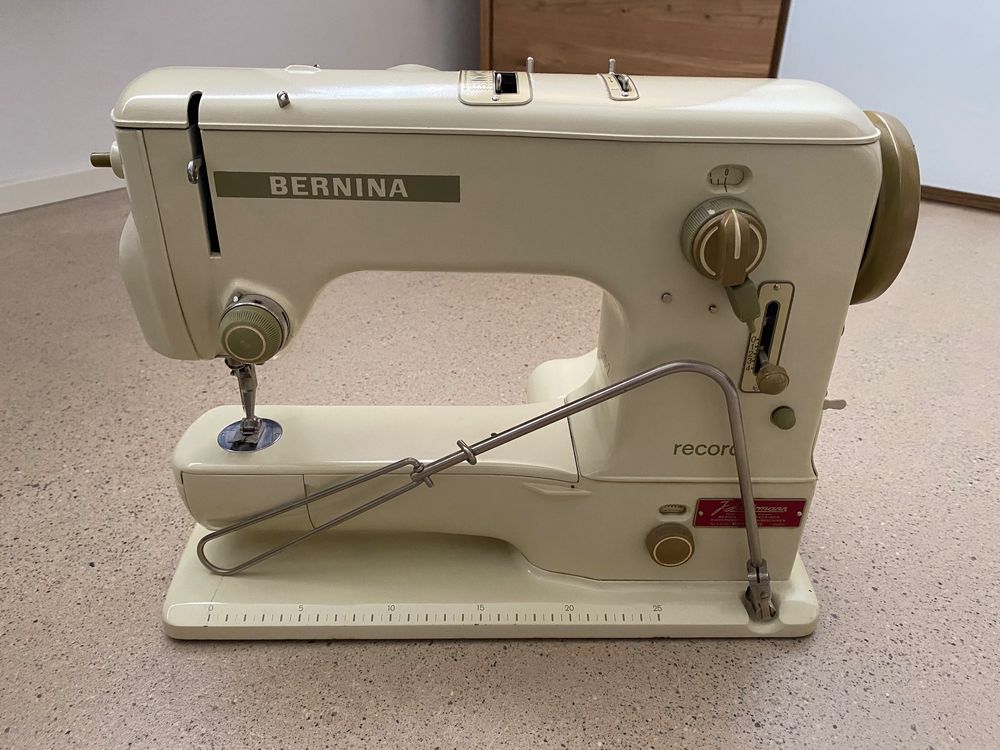 BERNINA NÄHMASCHINE + ZUBEHÖR + HANDBUCH (Gebraucht) In Zürich Für CHF