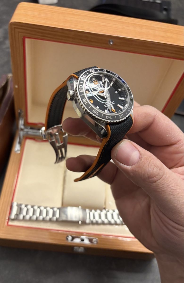 Omega Uhren: Omega Planet Ocean Gmt  – Gebraucht aus Hunzenschwil von gen_c79v 1