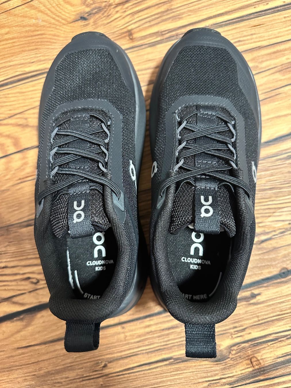 On Scarpe per ragazzi: On Cloudnova Kids schwarz Gr. 31,5 neu – Nuovo (secondo la descrizione) da Scuol venduto da onf_rlc6 4