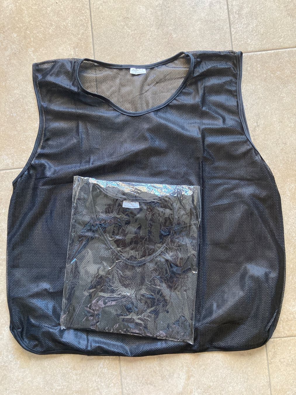 Canottiere & Pantaloni: Trainingsleibchen/Überziehtrikot 2x Erwachsene – Nuovo (secondo la descrizione) da Gelterkinden venduto da froggy80