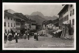 AK Gruyeres, La rue et le Moleson