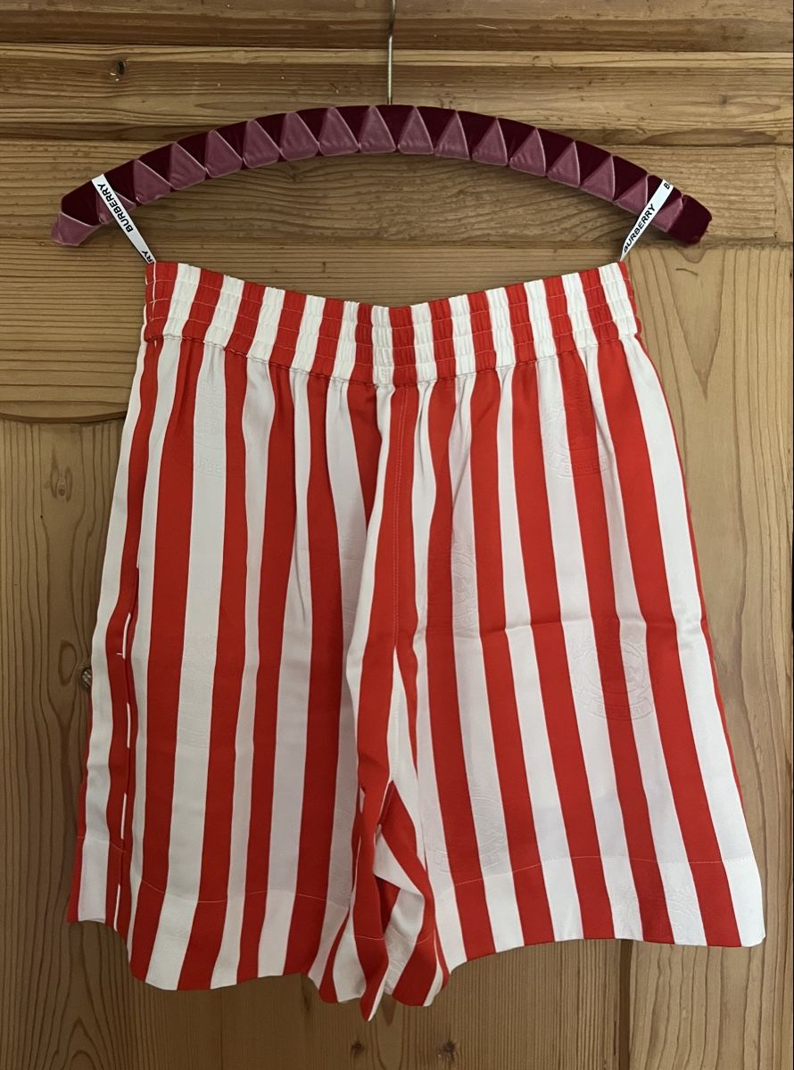 Burberry Pantalons: Burberry Seidenshorts – Neuf (Voir description) à Zürich par ra.le 1