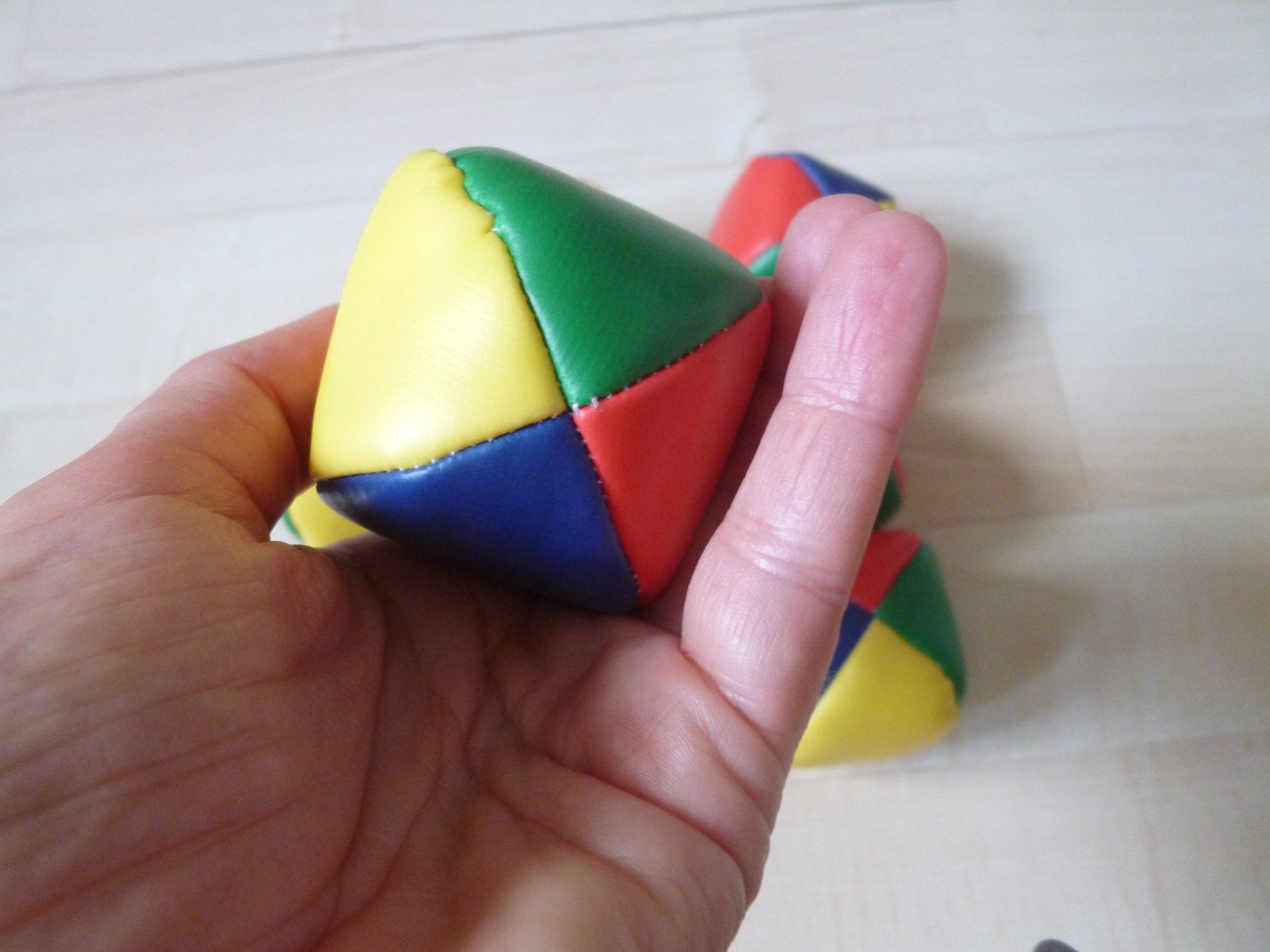 Palloni: 7 bunte Jonglierbälle  Bälle – Usato da Dättlikon venduto da Mamakuga 3