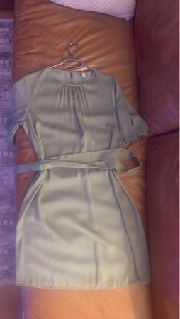 Elegantes Sommerkleid, Grösse M, neuwertig, inkl. Gürtel