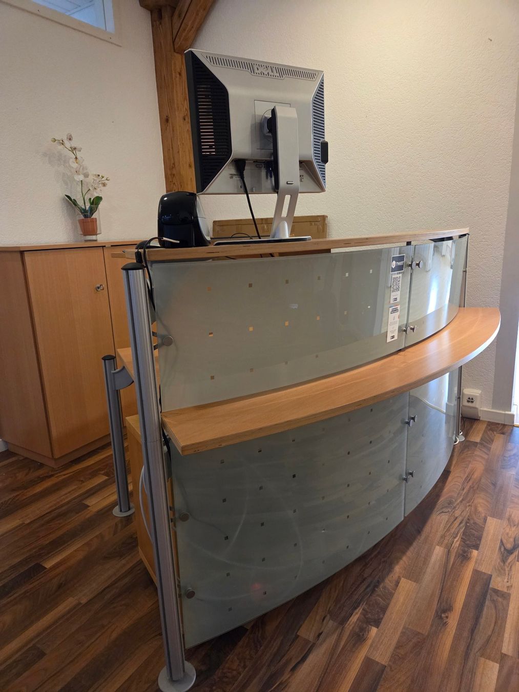 Allestimento di negozi e stand fieristici: Empfangstheke – Usato da Lützelflüh-Goldbach venduto da Da_Ny 1