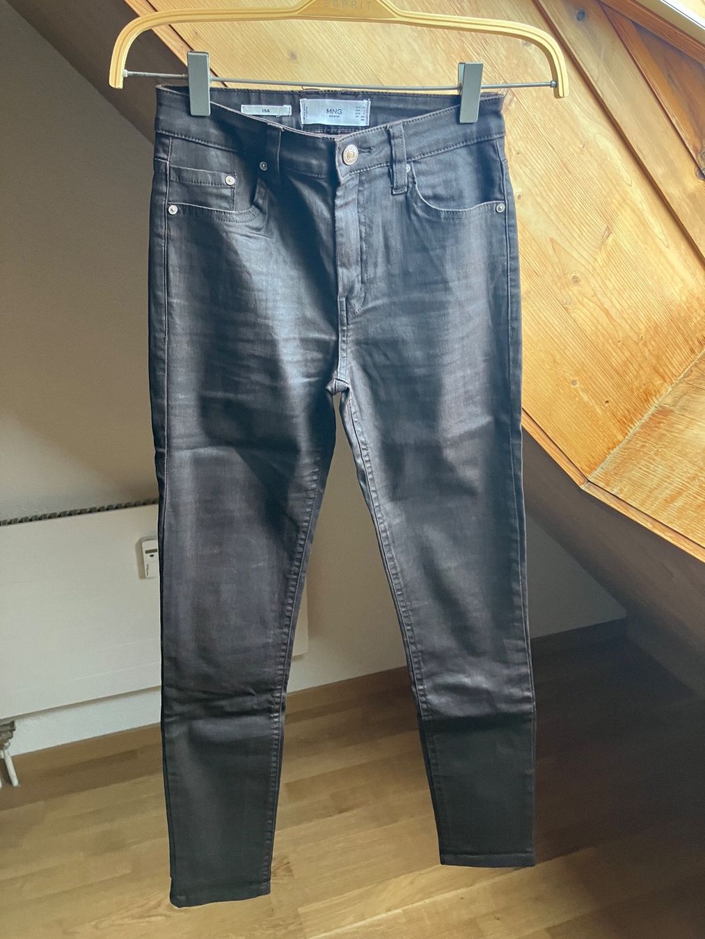 Mango Pantaloni: braune Hose Gr. 32 – Usato da St. Gallen venduto da andreav.