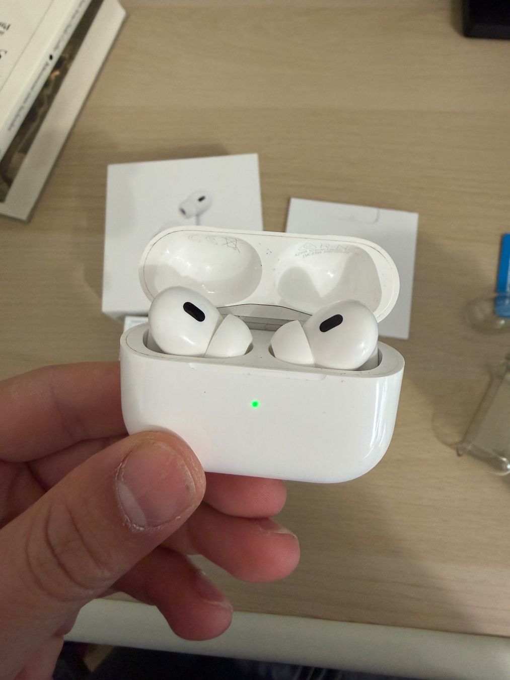 Apple Cuffie: Apple AirPods Pro 2. Generation USB C – Usato da Zürich venduto da fresh0001 1