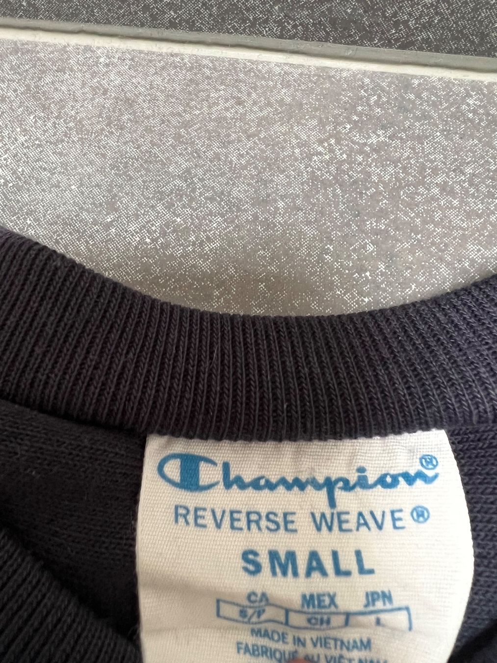 Maglioni & Felpe: NEU: Champion Pullover Dunkelblau Size Small – Usato da Wettswil venduto da alstel24 2
