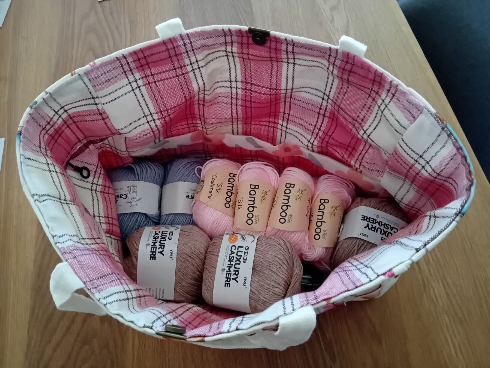 Lana: Starter Strick-Set mit Tasche, Wolle,Nadeln & Zeitschrift – Nuovo (secondo la descrizione) da Burgdorf venduto da carodesign1 2