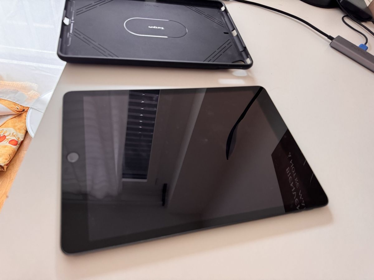 Apple Tablet PC: iPad 9h 64gb  – Gebraucht aus Morges von chr_w6nj 1