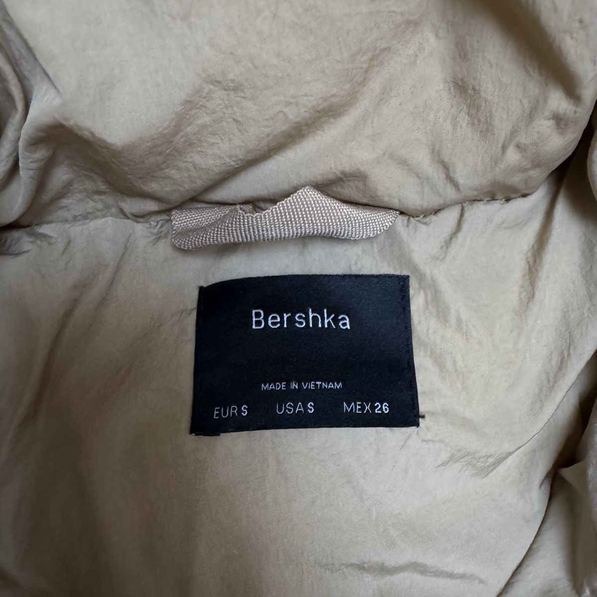 Bershka Giacche: Bershka Winterjacke beige – Usato da Sissach venduto da jameliagr 3
