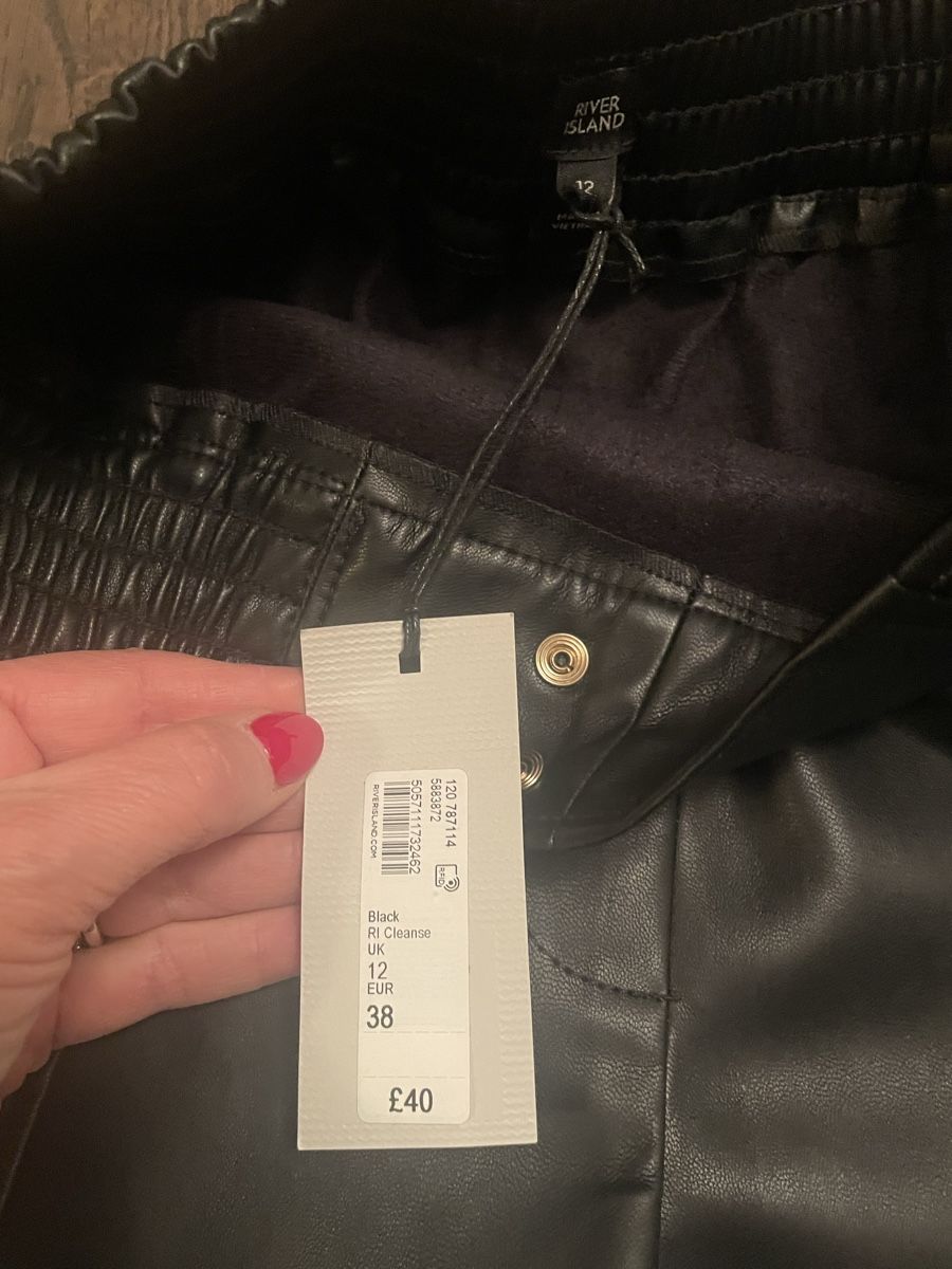 Pantaloni: Lederhose Kunstleder River Island Gr. 38 – Nuovo (secondo la descrizione) da Zürich venduto da Claudia0174 1