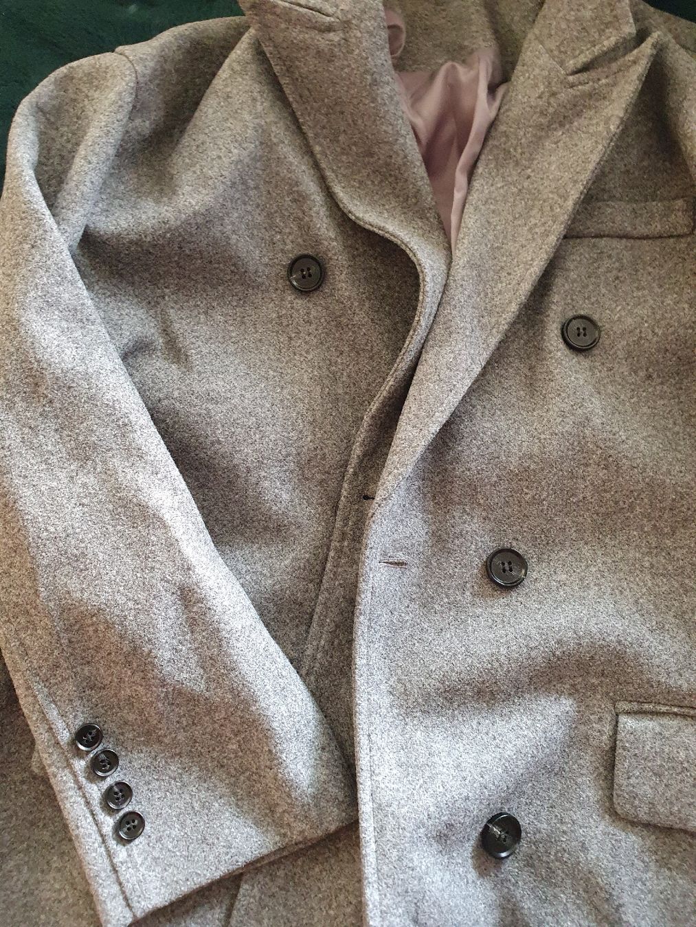Cappotti: Manteau long gris, avec boutons noir. – Nuovo (secondo la descrizione) da Prilly venduto da Framboise.2000 1
