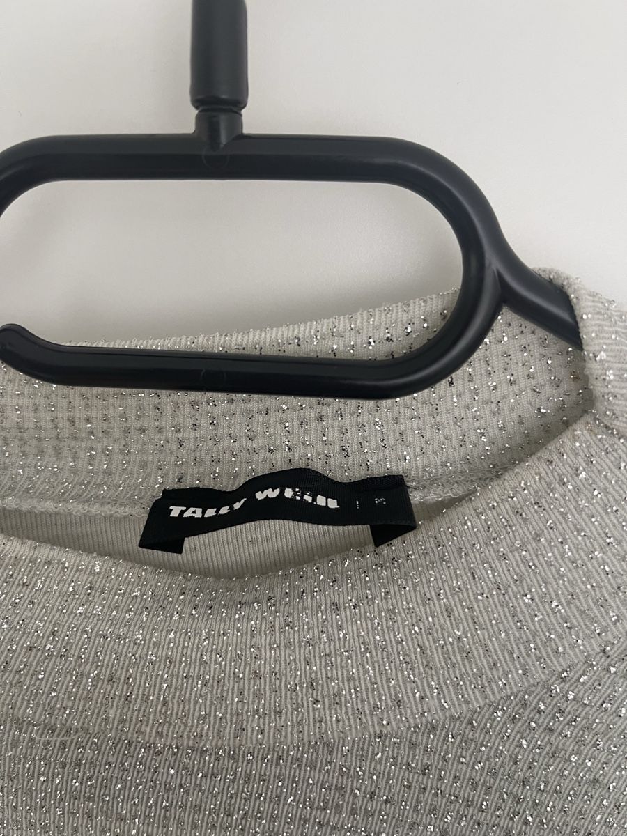 Pullover & Sweatshirts: Silbernes Glitzer-Oberteil – Gebraucht aus Neuenegg von aba_g85b 1