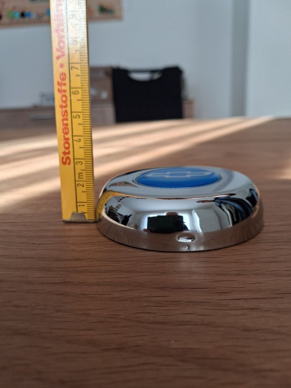 Chevrolet Tutti pezzi di ricambio auto: Chevrolet Bowtie Horn Button – Usato da Wetzikon ZH venduto da 65corsa 4