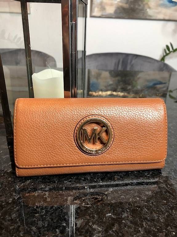 Michael Kors Portamonete: Michael Kors Portemonnaie – Nuovo (secondo la descrizione) da Balgach venduto da DeeKova