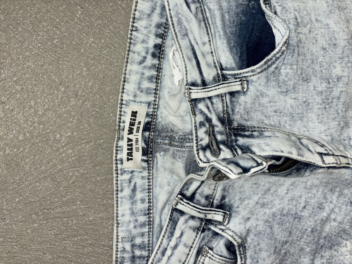 Tally Weijl Jeans: Tally weijl jeans – Usato da Itingen venduto da jessi811 1