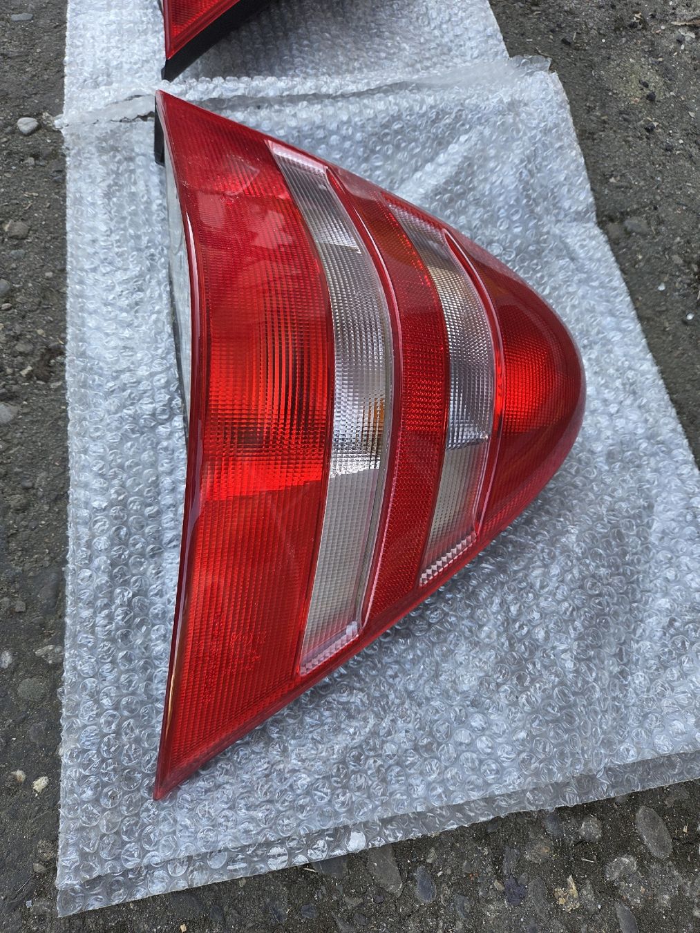 Mercedes-Benz Tutti pezzi di ricambio auto: MERCEDES R170 Heckleuchten Set – Usato da Villmergen venduto da schluessel65 4