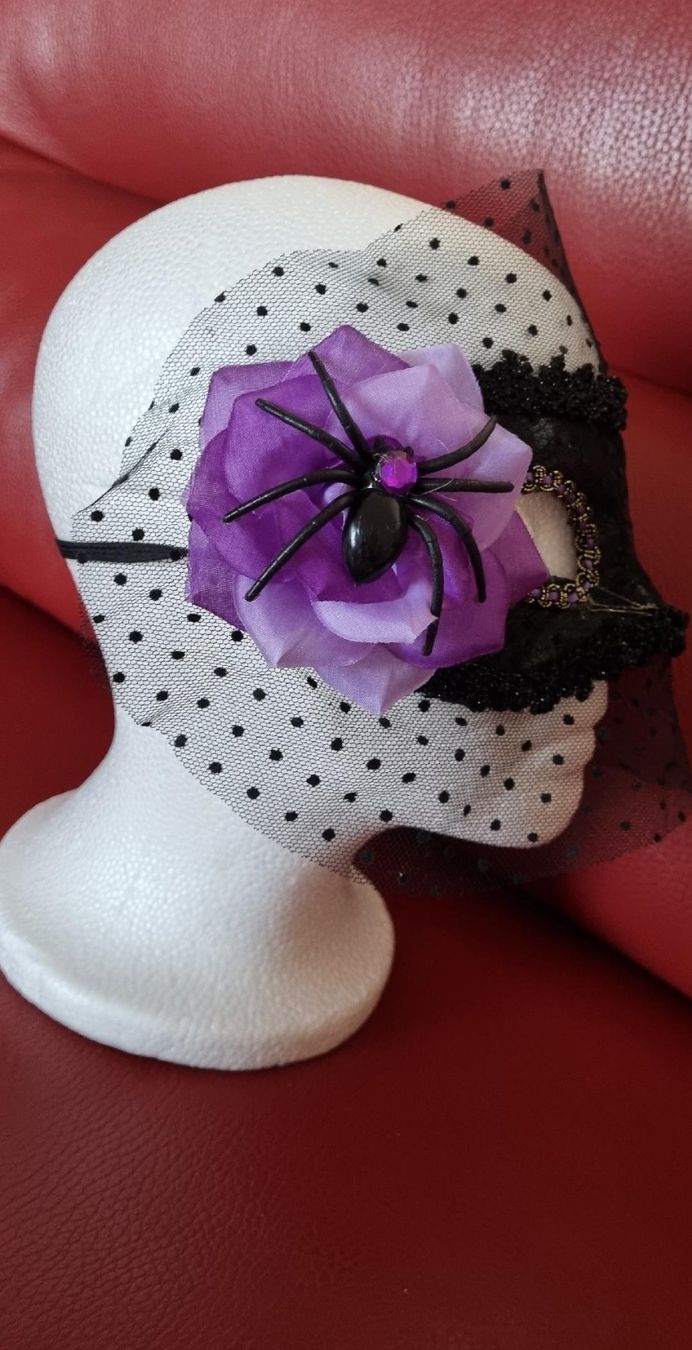 Masken: 20x Masque vénitienne violet – Neu und originalverpackt aus Tolochenaz von nieeva 1